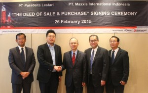 Photo Signing Ceremony