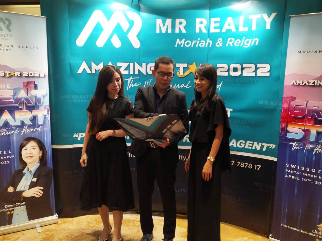 MR Realty