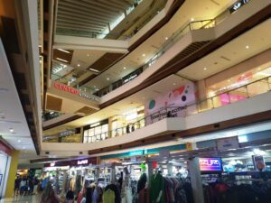 ritel, mal, mal baru, pusat belanja. tarif sewa, ruang ritel
