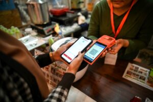 laba bersih bank dki