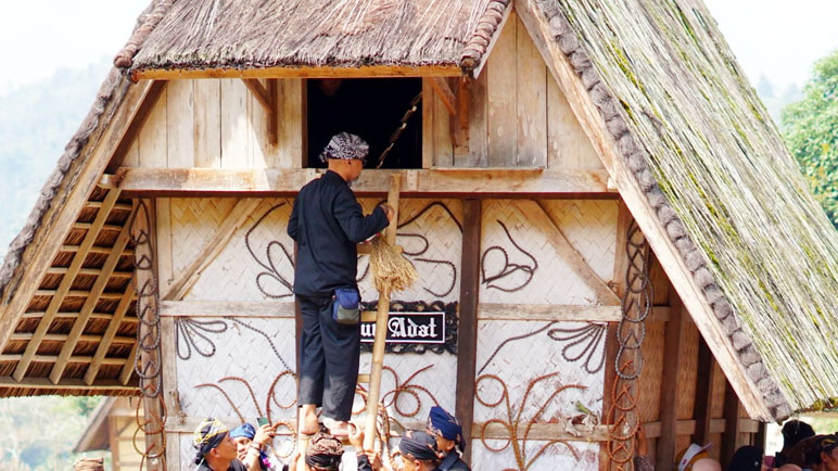 Adat