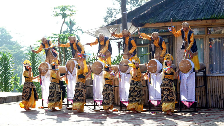 Adat